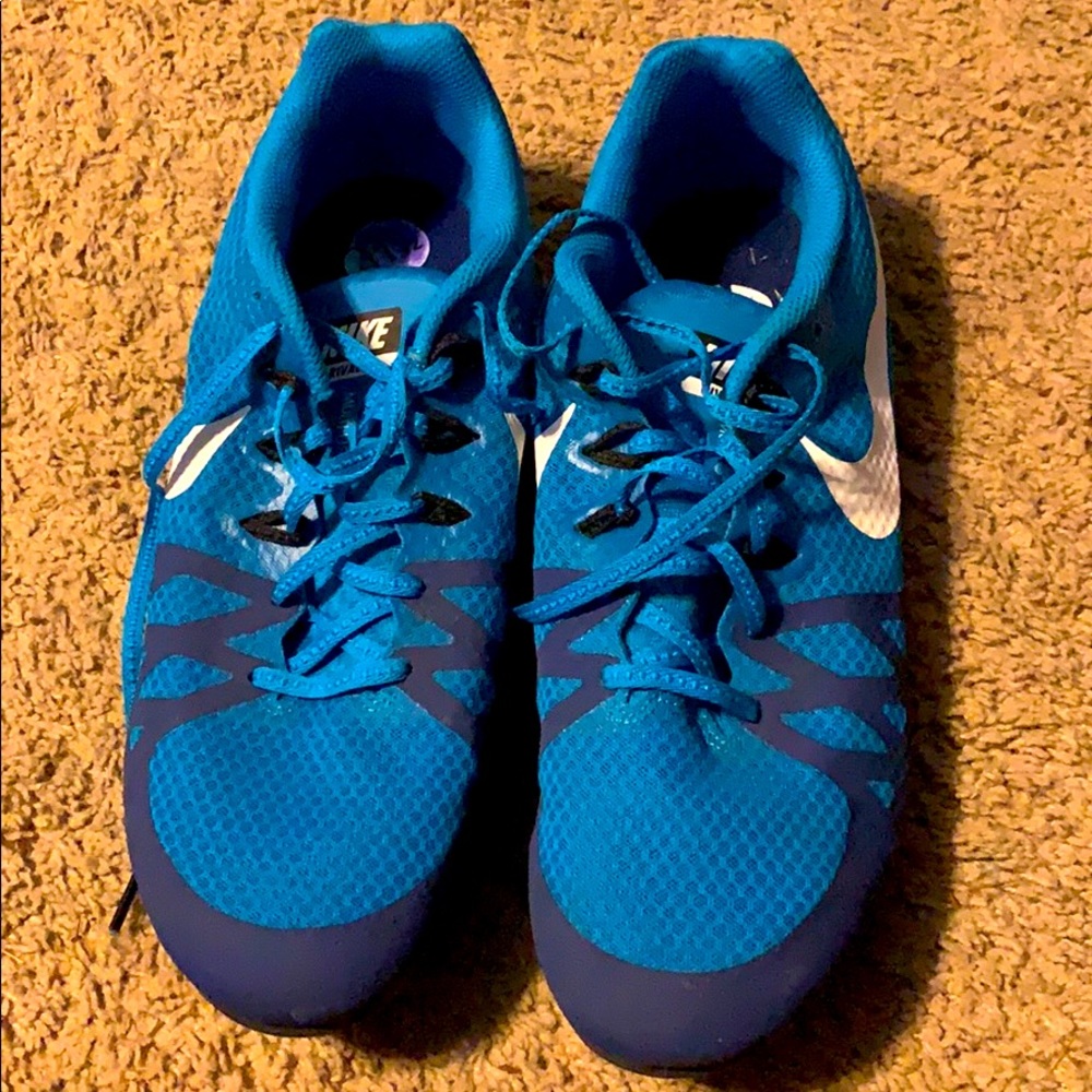 Track shoes
